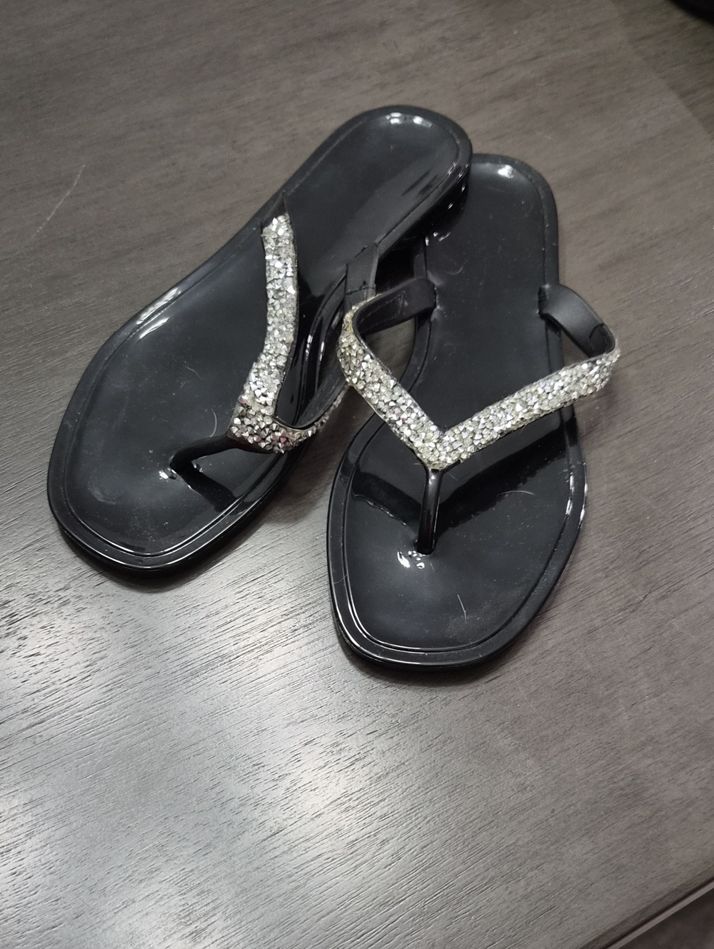 Black Rhinestone V‑Strap Jelly Flip Flops - Women